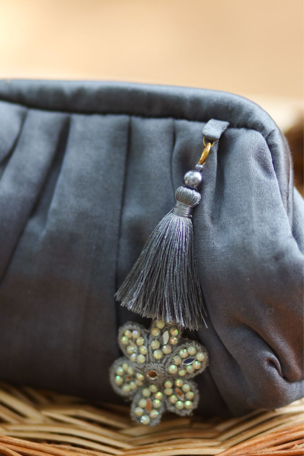 Grey Satchel Kutni