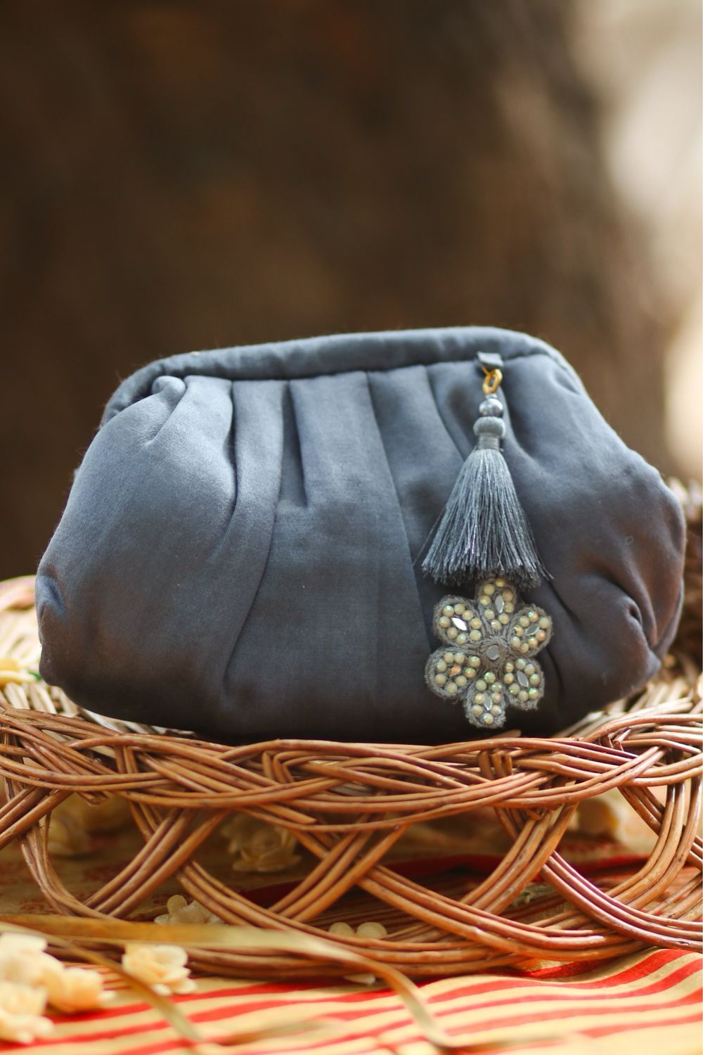 Grey Satchel Kutni
