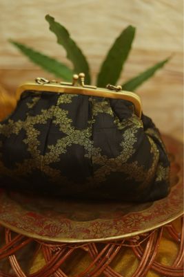 Black Kanchi Kamalam