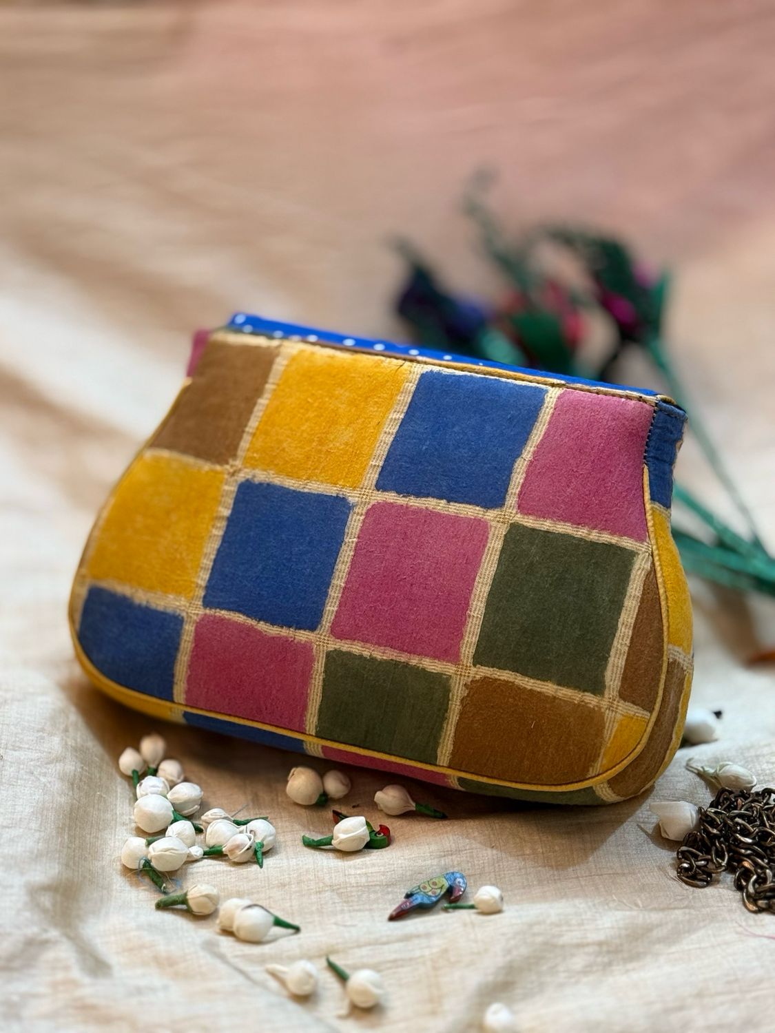 Natural Kalamkari Sugudi With Off White Flap
