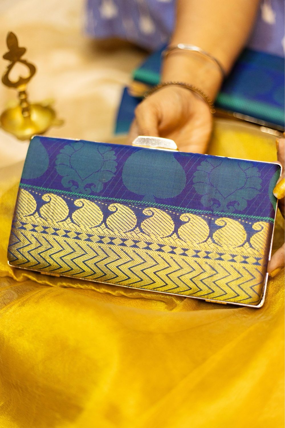 Pasily , Vanki In The Front Peacock Blue Green