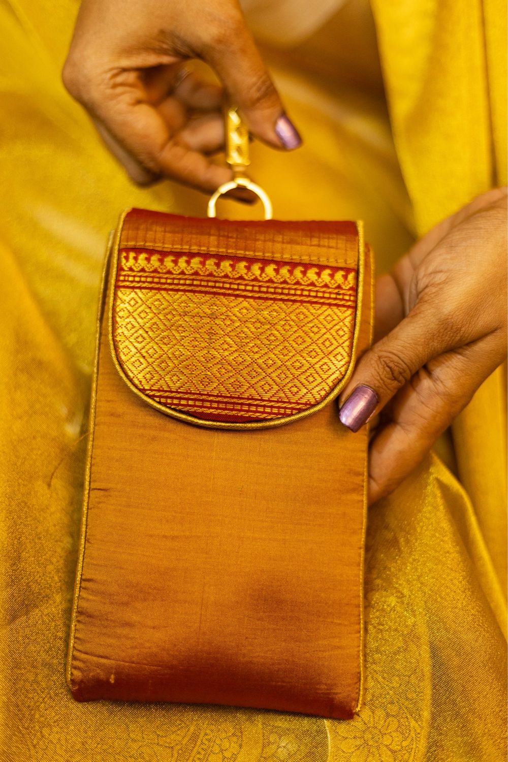 Simha Color With Maroon