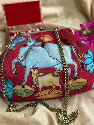 Maadu Red Money Purse