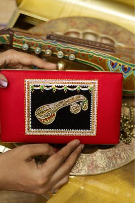 Veena Red