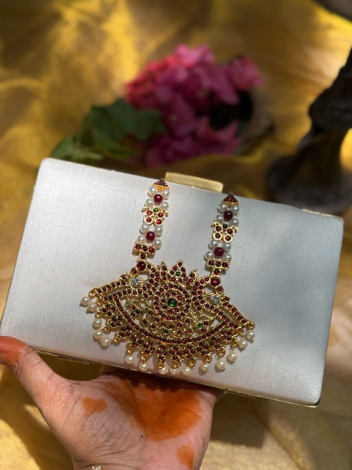 White Rettai Mayil