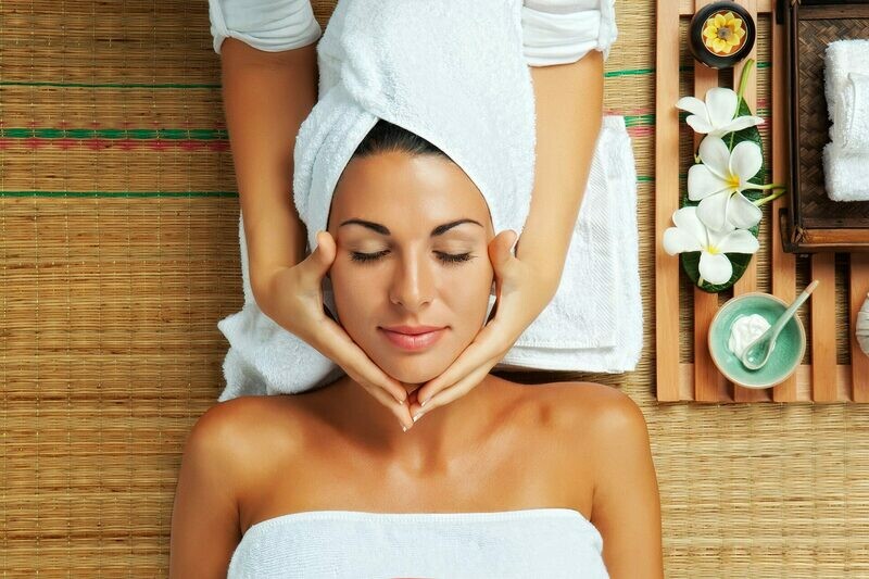 60 Minute Acupressure and Natural Face Lift Massage