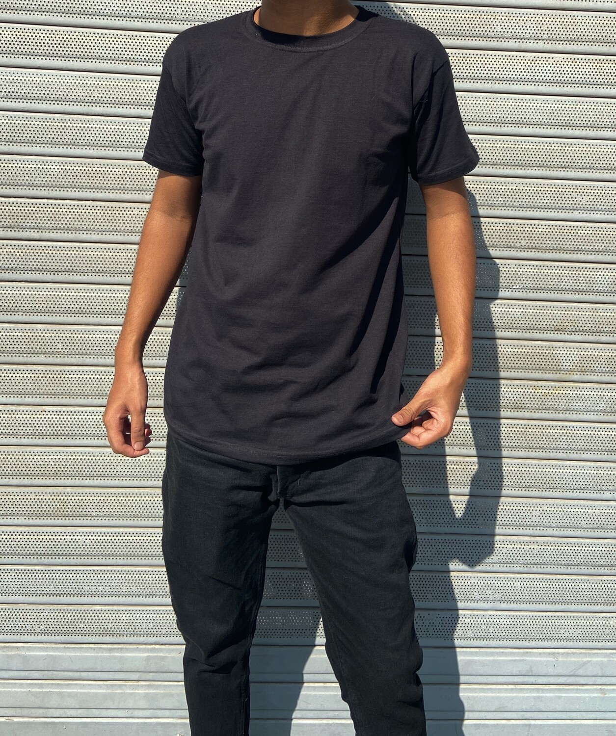 Men Black Solid Round Neck T-Shirt