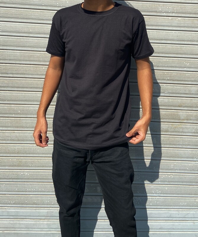 Men Black Solid Round Neck T-Shirt