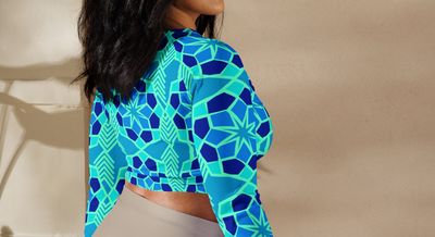 CROP TOP_MAGLIA CORTA A MANICA LUNGA SLIM FIT CON MATERIALI RICICLATI