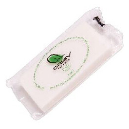 Jabón sólido rectangular Daisy Celofán 10 gr (Caja 1000 uds). Jabón sólido de uso diario para todo tipo de pieles. Sin ninguna especificación fisicoquímica relevante a efectos de tratamiento médico.