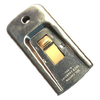 Rascador de bolsillo HANDLEY metálico sin cuchillas 5x9,5 cm. Rascador para acabar la limpieza. Rascador de bolsillo HANDLEY metálico sin cuchillas 5x9,5 cm. Rascador para acabar la limpieza.