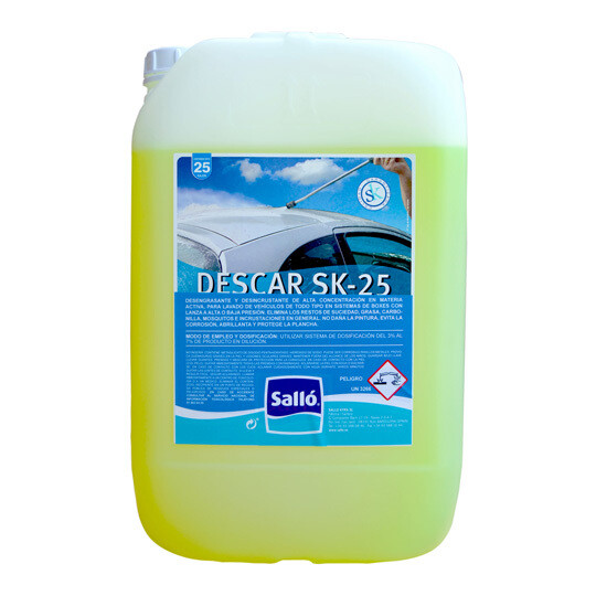 Desengrasante y desincrustante SK-25 de alta concentración para todo tipo de vehículos (garrafa 25 kg).  Elimina los restos de suciedad, grasa, carbonilla, mosquitos e incrustaciones en general.