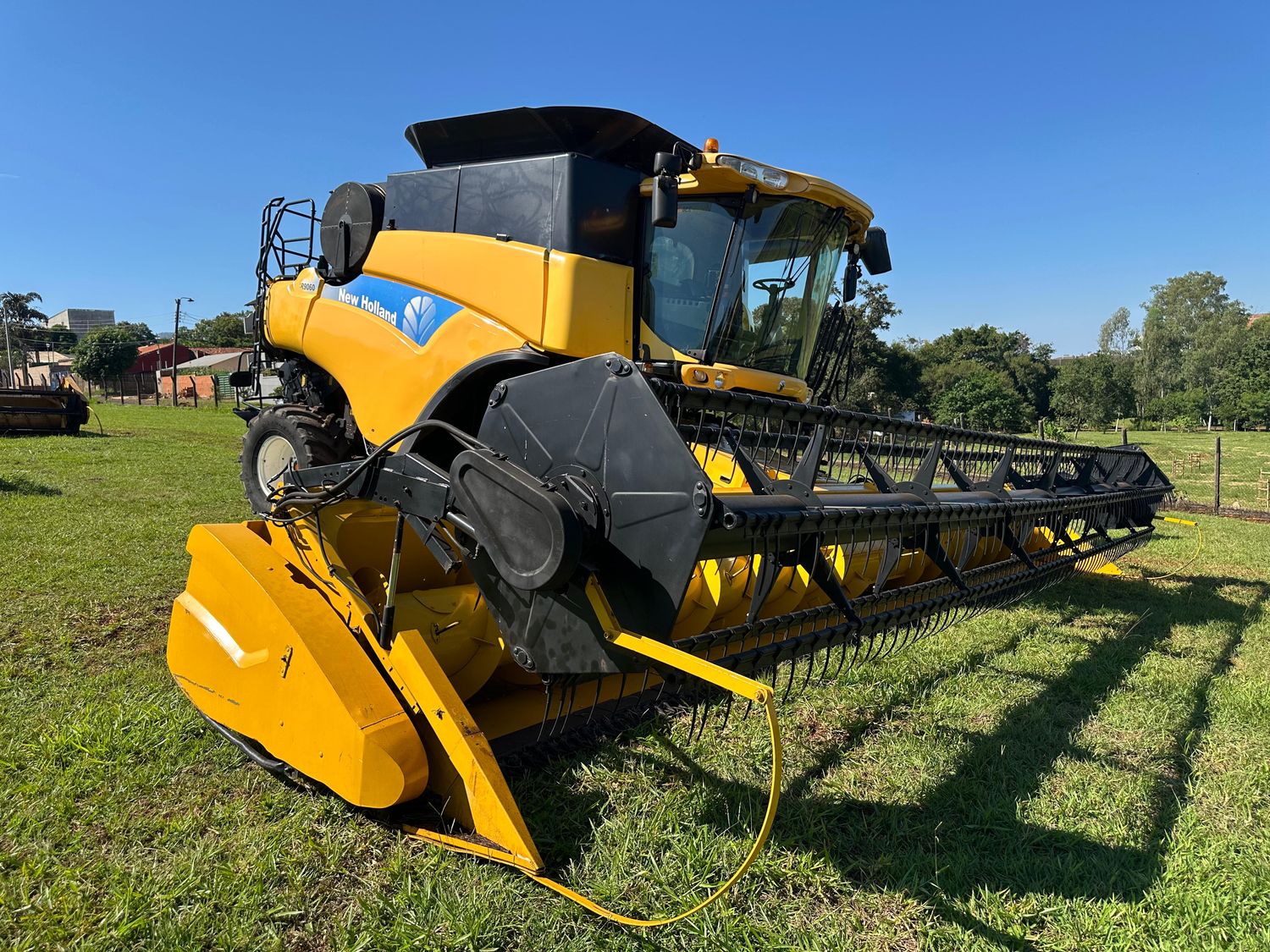 ​Cosechadora New Holland CR 9060 2.010