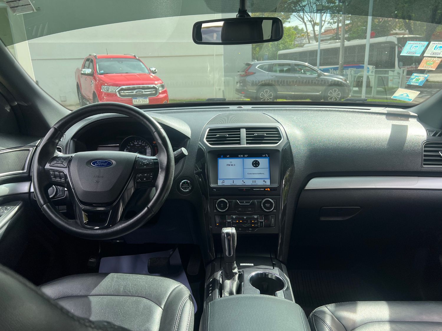 FORD EXPLORER XLT - 2017