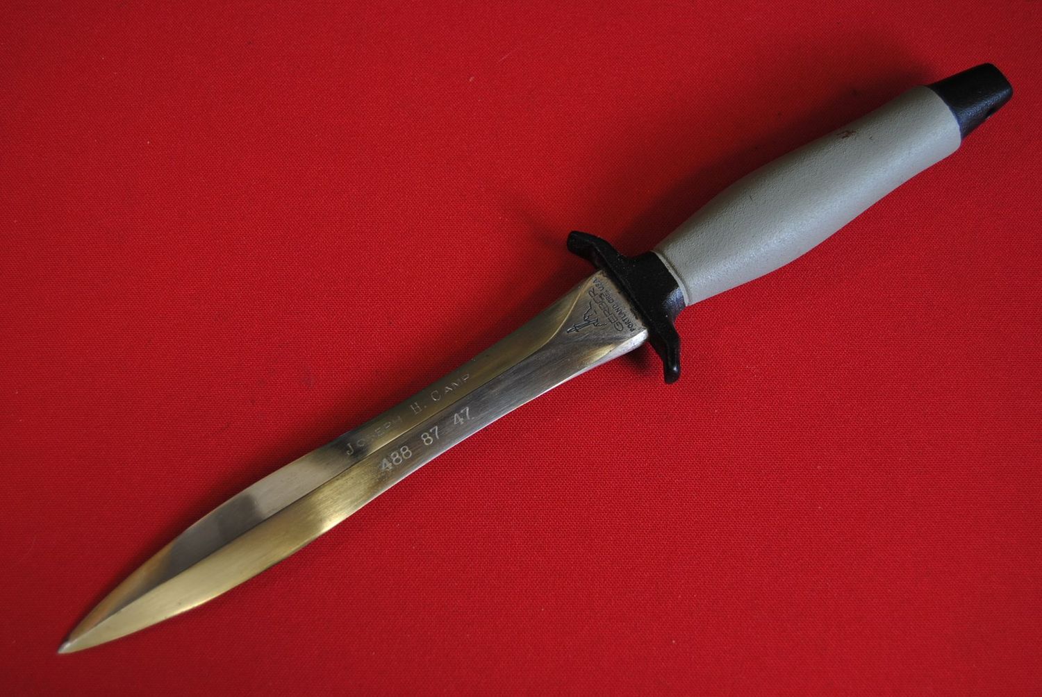 Gerber MkII- Straight Wasp Waisted Blade & Smooth Grey Handle