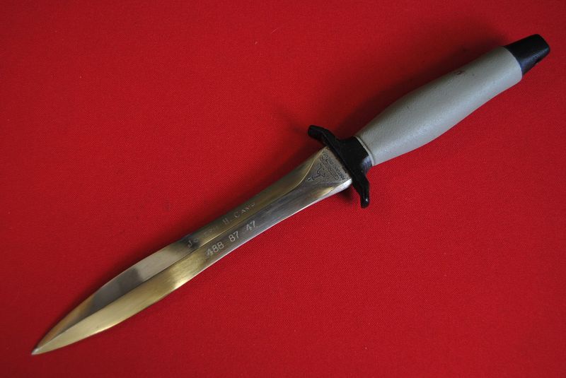 Gerber MkII- Straight Wasp Waisted Blade & Smooth Grey Handle