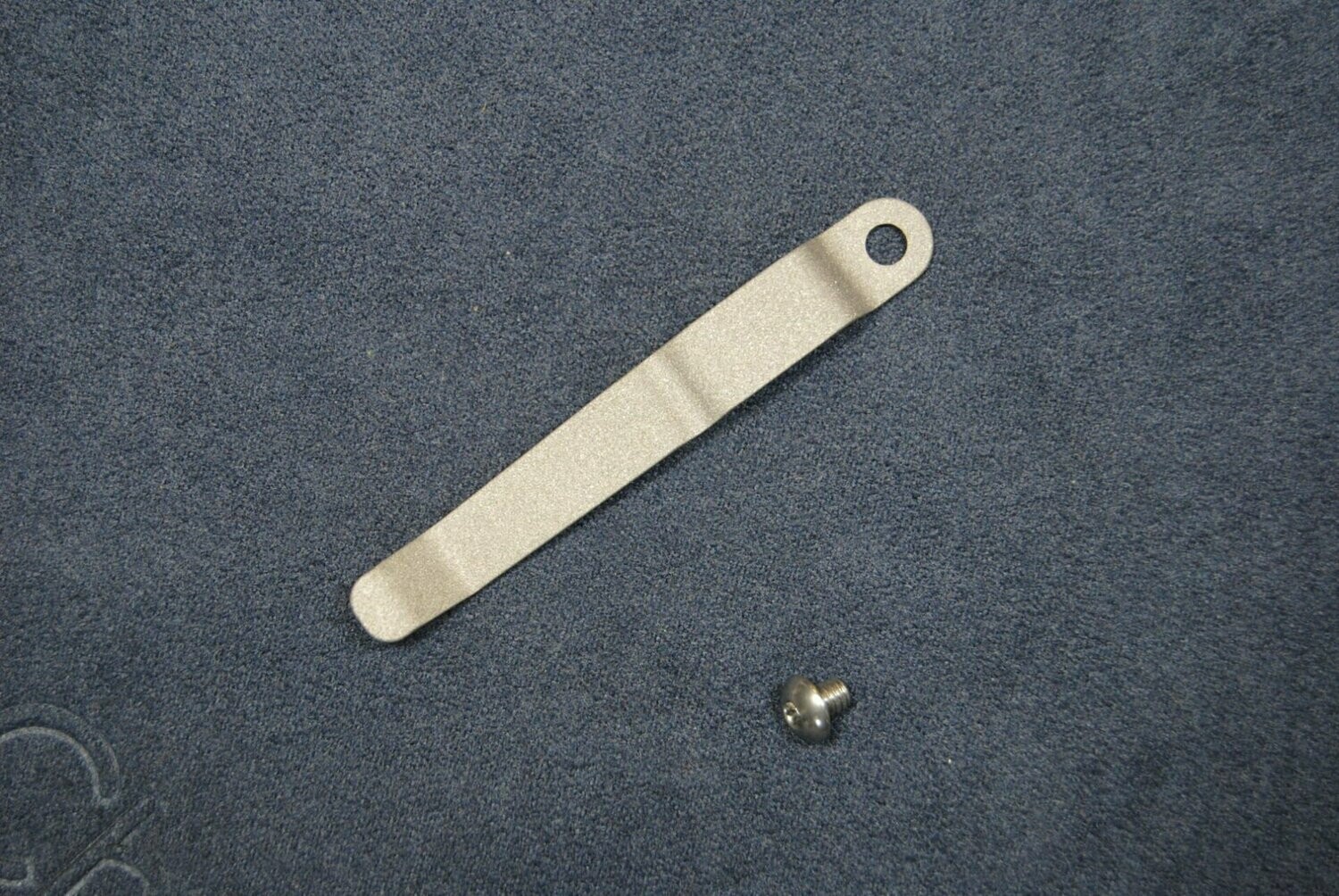 Clip and Screw for the Large and Small 21/31 Sebenza & Umnumzaan -CRK-5003 Clip and Screw for the Large and Small 21/31 Sebenza & Umnumzaan -CRK-5003