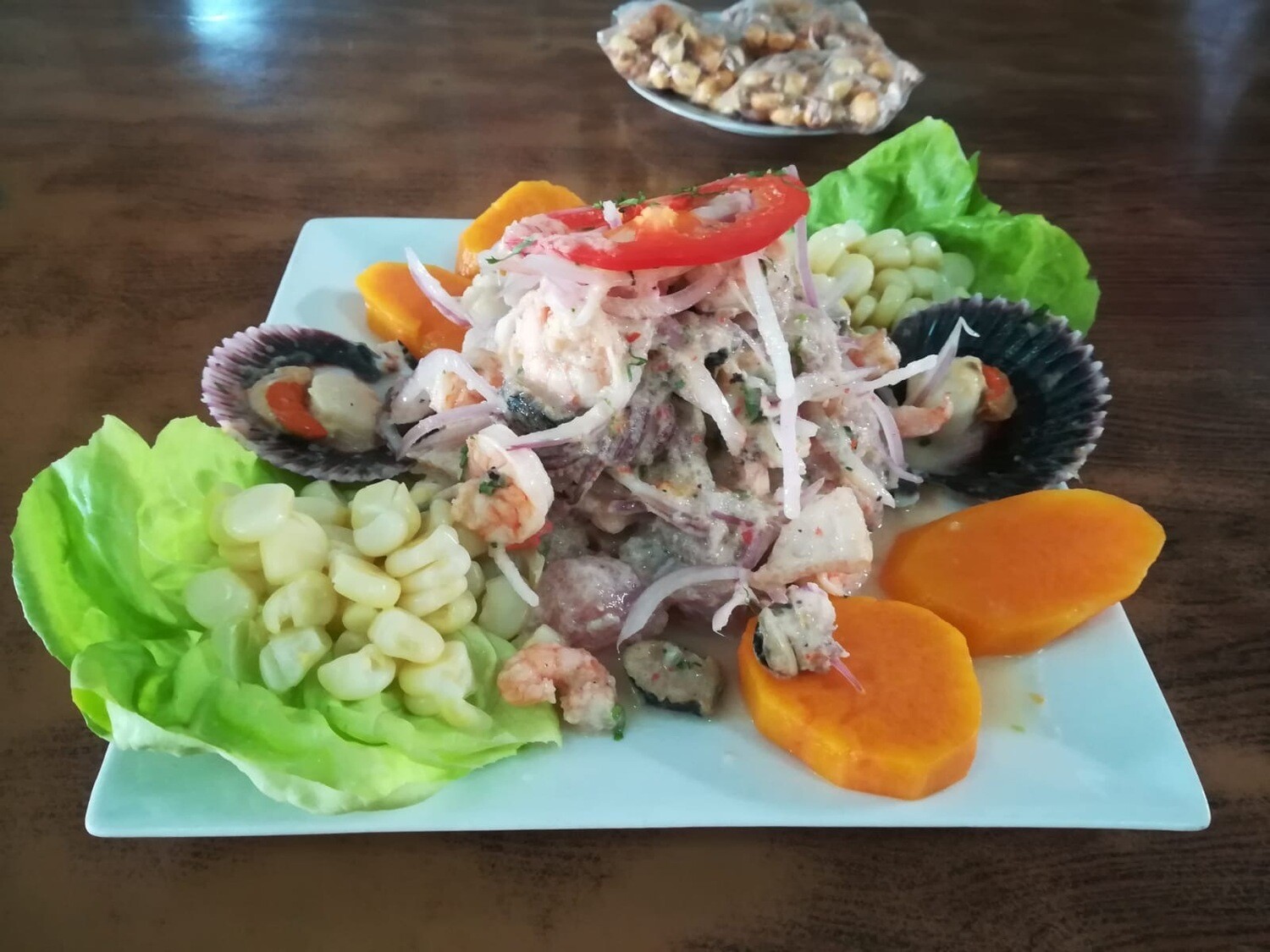 Ceviche mixto fuente  mediana