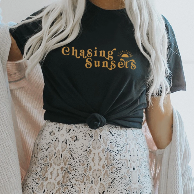 LL CHASING SUNSETS TEE