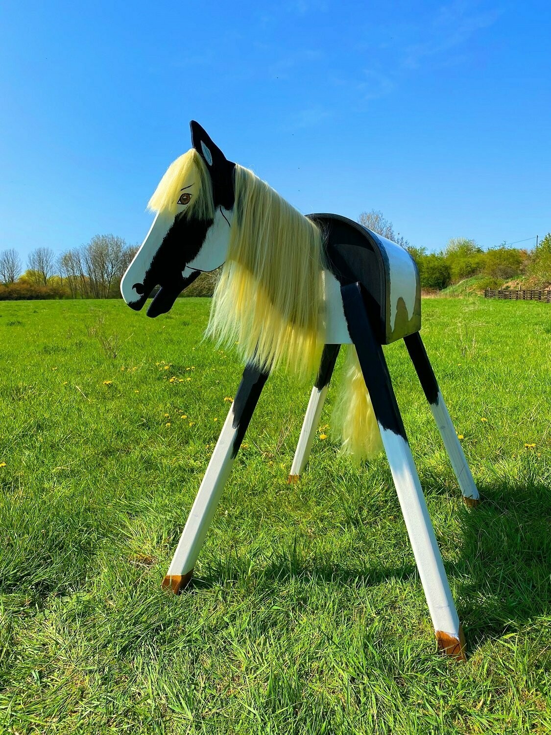 "Lucky" A - blonde Mähne