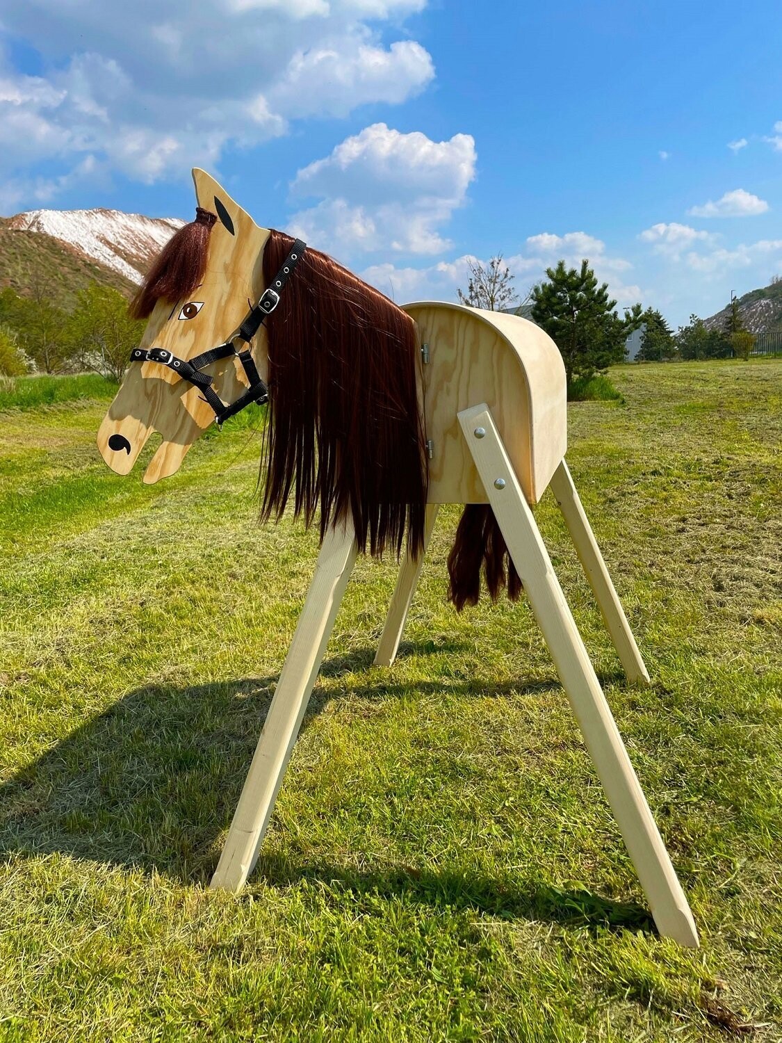 Holzpferd "Luna"  B - braune  Mähne und Halfter schwarz