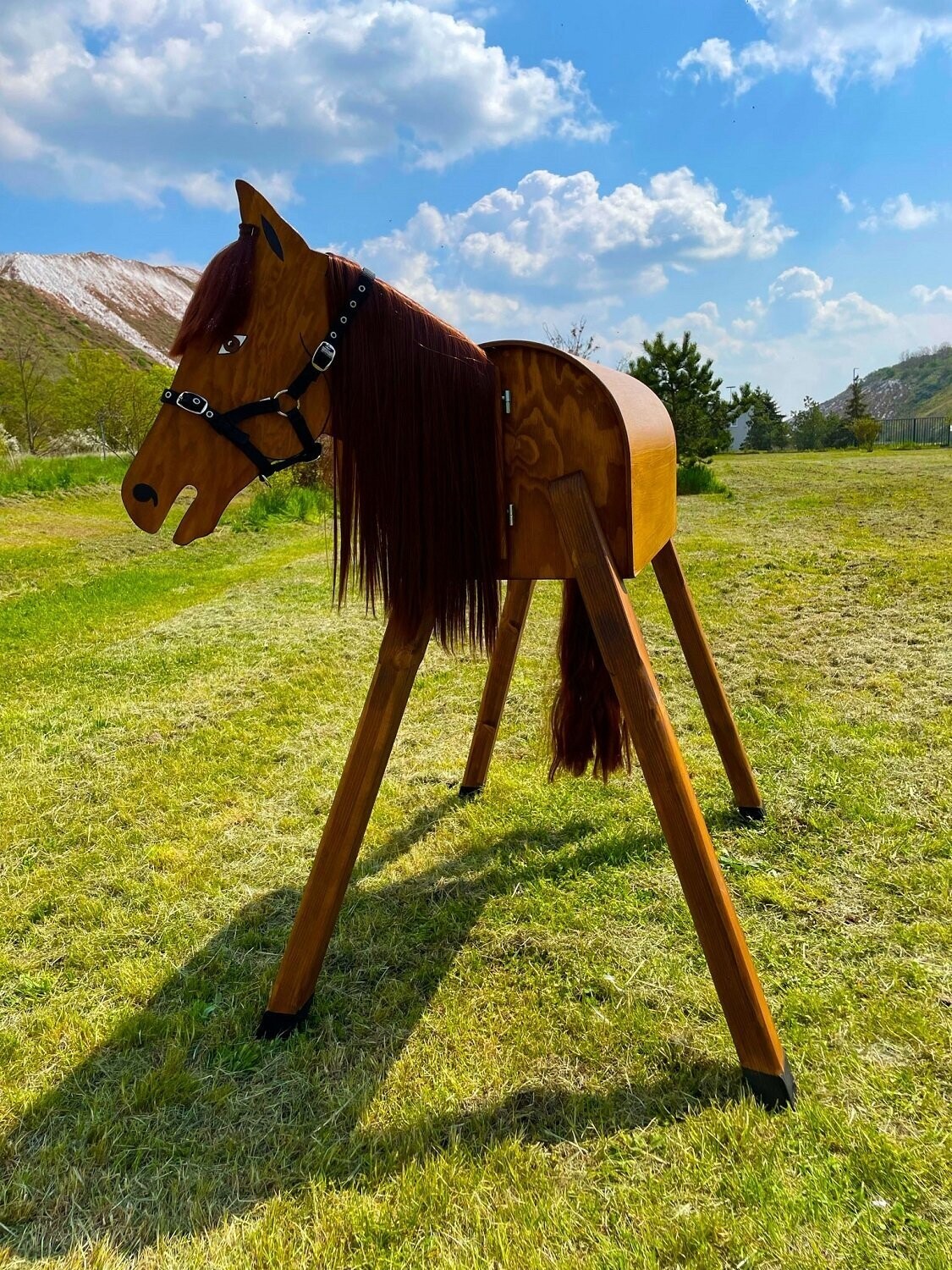 Holzpferd "Texas"  B - braune  Mähne und Halfter schwarz