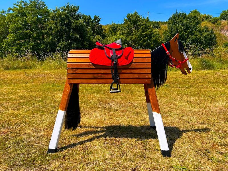 Holzpferd Holzpferd"Charlie" mit schwarzer Mähne