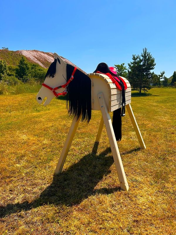 Holzpferd Holzpferd "Lisa" mit schwarzer Mähne