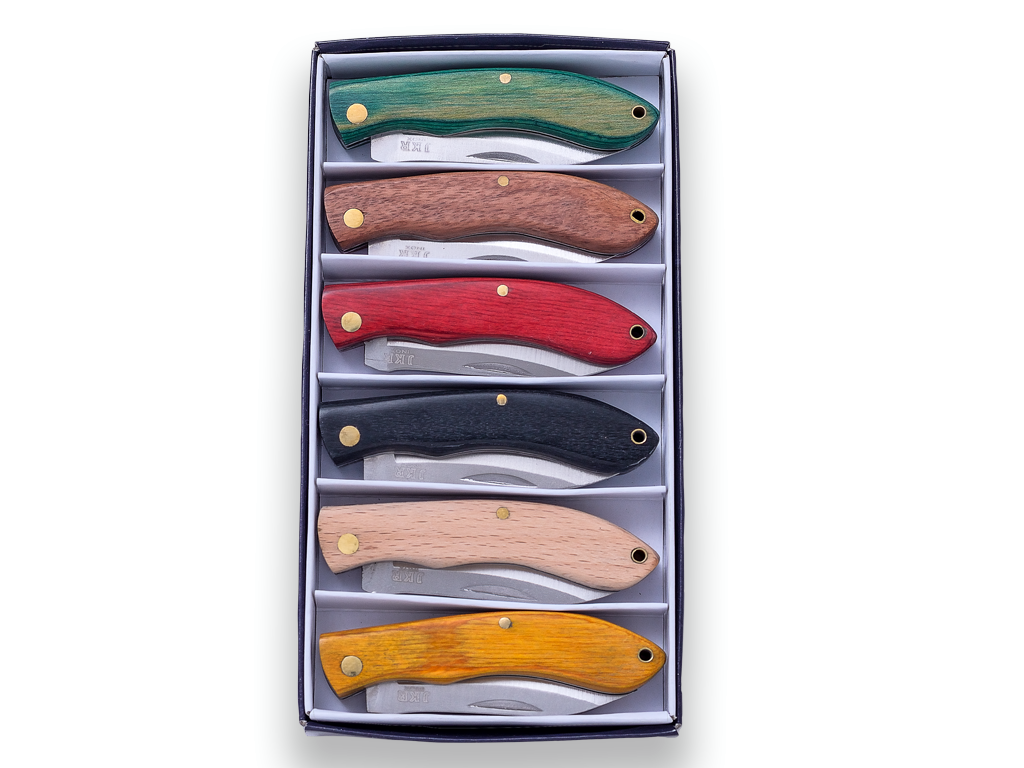 KIT DE NAVAJAS DE 6 PIEZAS, HOJA DE 6 CM Y CACHAS EN MADERA DE VARIOS COLORES.