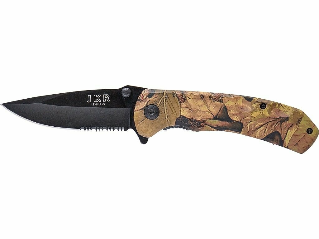NAVAJA DE APERTURA ASISTIDA CON PUÑO DE CAMUFLAJE Y HOJA PAVONADA CON SIERRA DE 8,5 CM