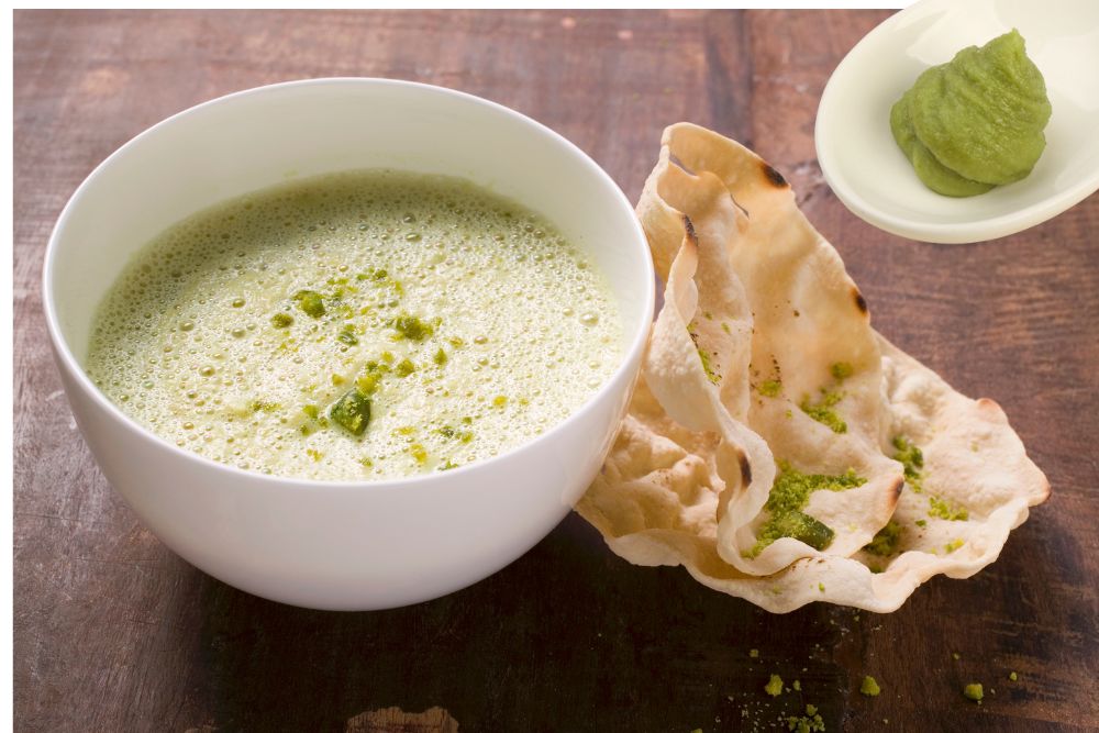 i1 Papadums mit 4 Chutney