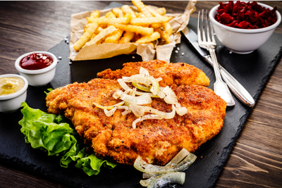 Nr.101 Hähnchenschnitzel Paniert  mit Pommes