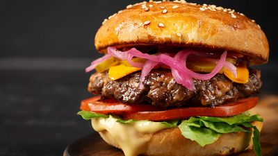 Nr. 67 The American Burger mit Pommes