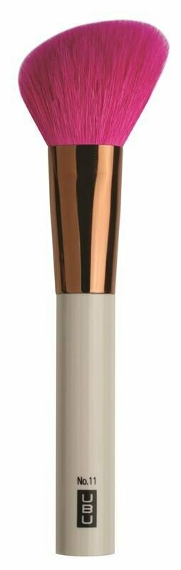 UBU Berry Blush Brocha angular para colorete en polvo