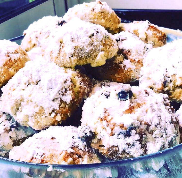 10 Stollen-Konfekt (Inklusive Versand) 10 Stollen-Konfekt (Inklusive Versand)
