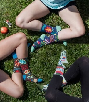 Blue Q Women's Crew Socks "Flower Power"