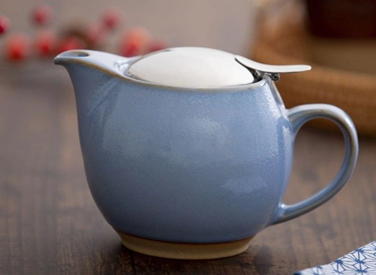 Zero Japan Bee House Round Ceramic Teapot 15oz Hydrangea Blue