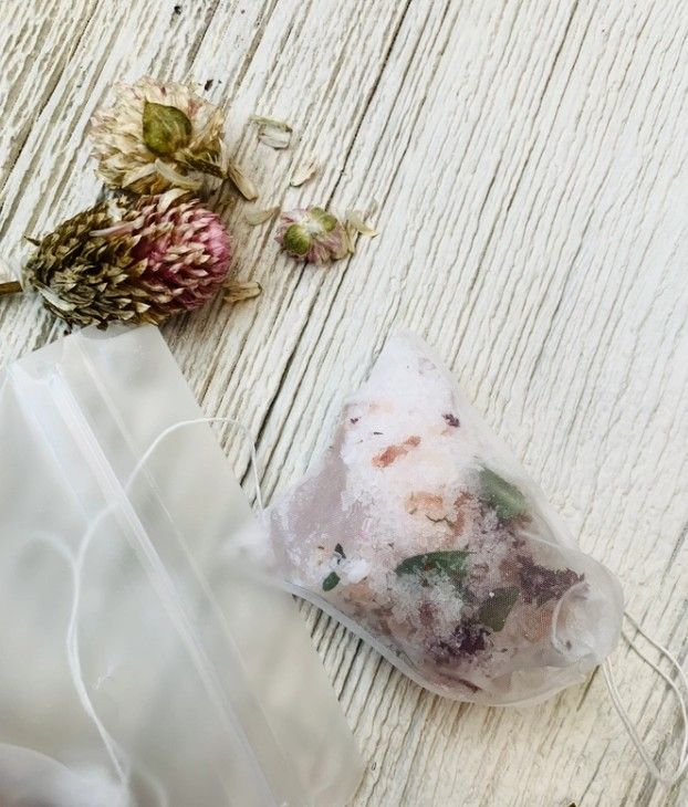 Lux & Lou Tea Bath Soaks