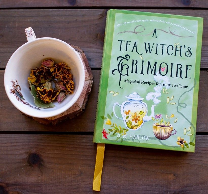 Red Wheel A Tea Witch's Grimoire: Magickal Recipes for Your Tea Time