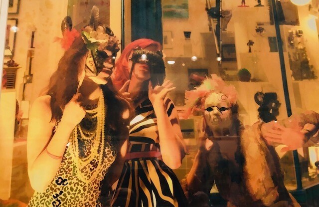 Mardi Gras masquerade Event at Artemis gallery -
Keith Derringer Mardi Gras masquerade Event at Artemis gallery -
Keith Derringer