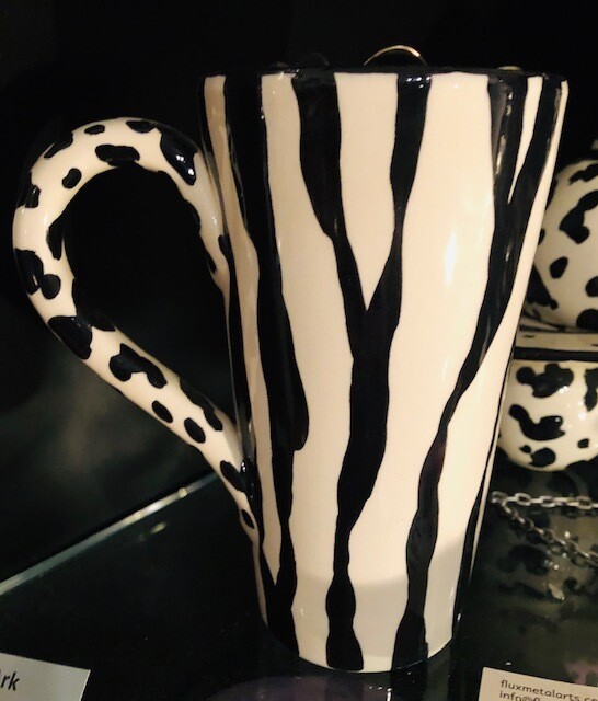 Art Deco Funk porcelain ceramics by Kay Bynum of Arizona. Art Deco Funk porcelain ceramics by Kay Bynum of Arizona.