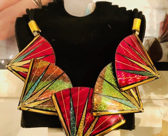 Mega Large Fan Glitter Necklace Mega Large Fan Glitter Necklace