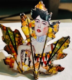 Leaf pin with Klimt colors Leaf pin with Klimt colors