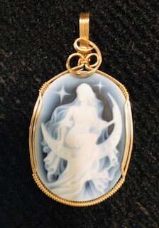 Art Nouveaux Klimt Austrian Gold wrapped Pendants/Cameos
Jim & Sharon Venner Art Nouveaux Klimt Austrian Gold wrapped Pendants/Cameos
Jim & Sharon Venner