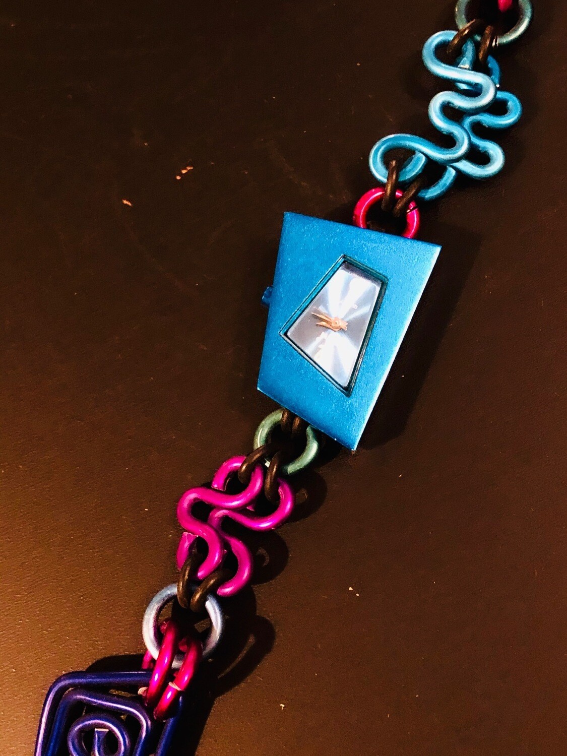 Anondized Aluminum by Eclat-Sylvia Harwin
Watches & Barrette Anondized Aluminum by Eclat-Sylvia Harwin
Watches & Barrette