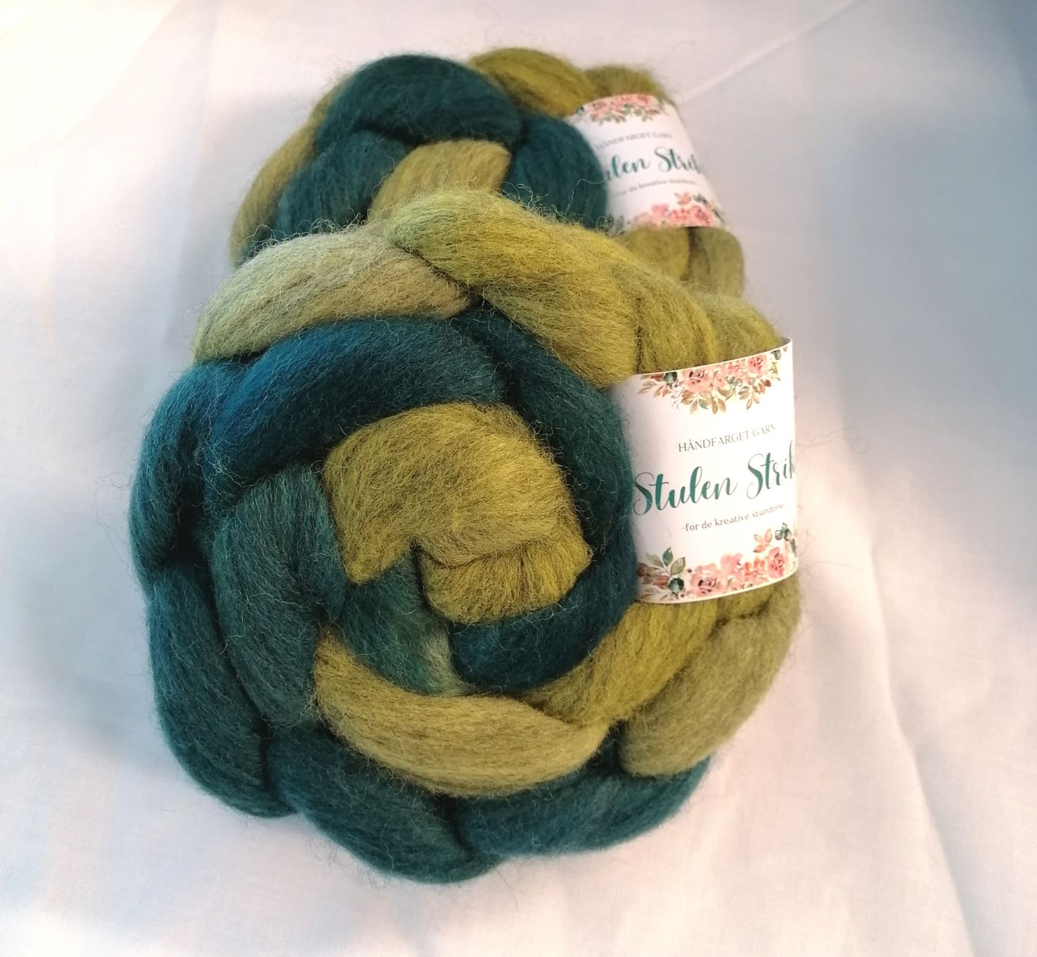 CORRIEDALE SPINNEFIBER - Håndfarget 64
