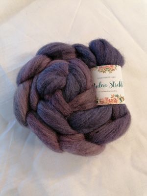 CORRIEDALE SPINNEFIBER - Håndfarget 81