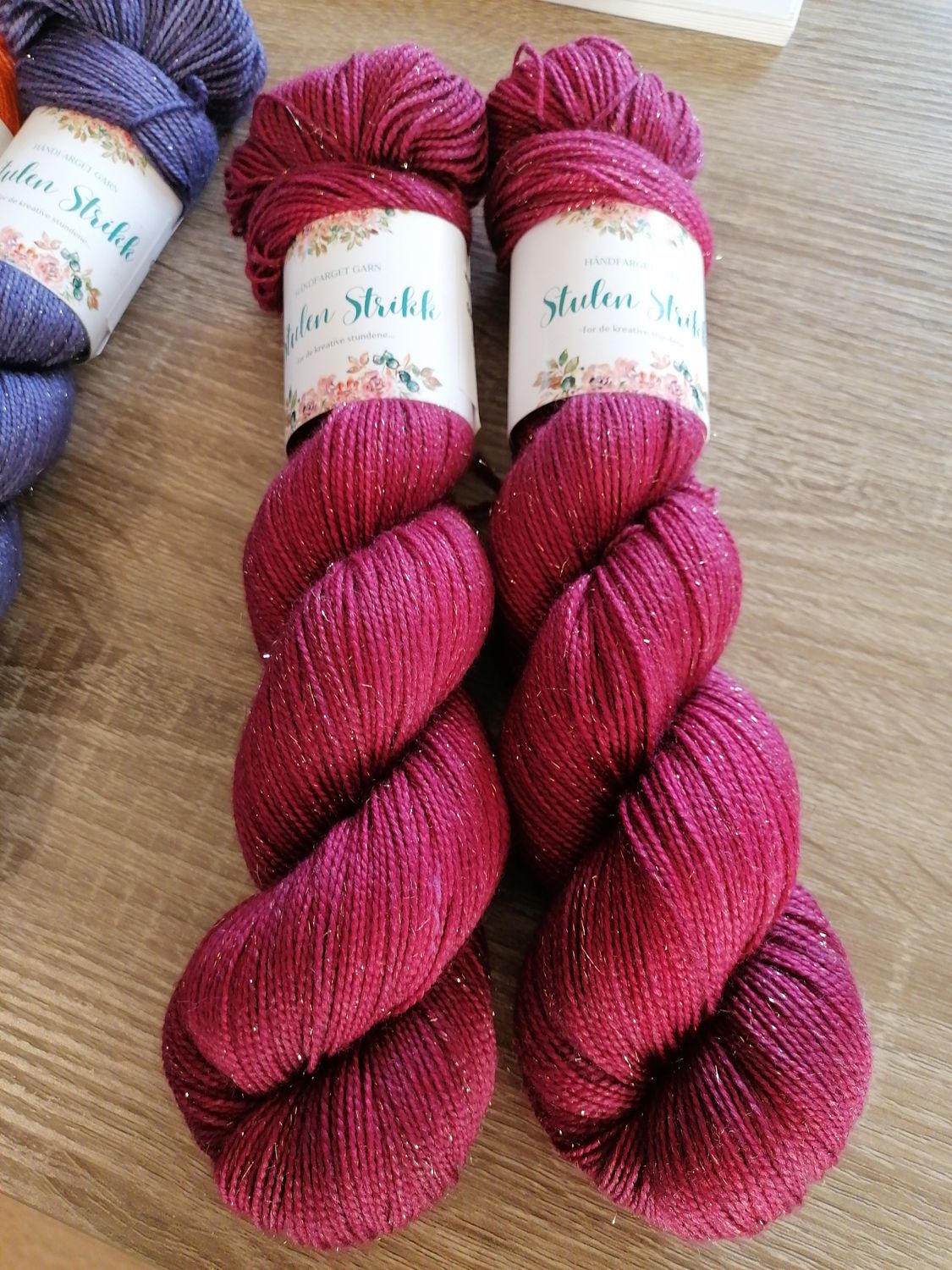 BESTEMORS MORELLER  - GLITTER &amp; STAS- 75 merino sw / 20 nylon / 5 GULL Stellina