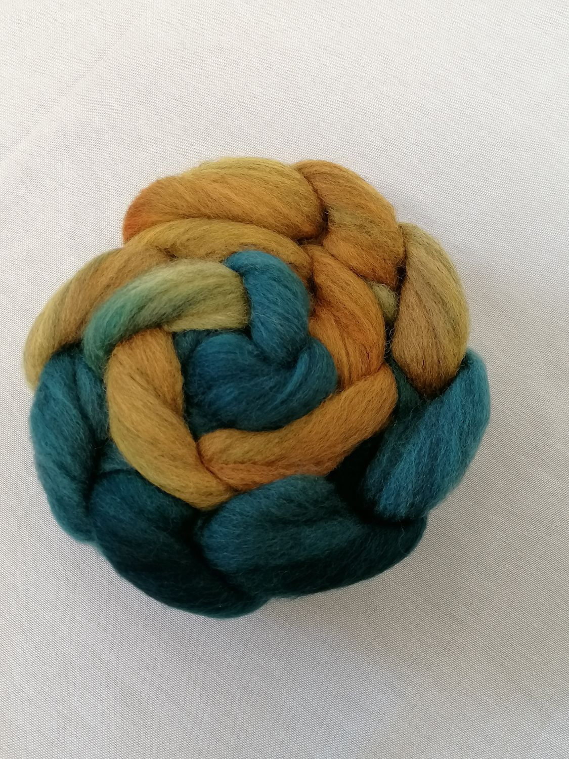 CORRIEDALE SPINNEFIBER - Håndfarget 95