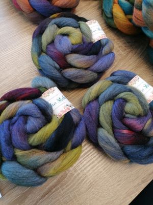 CORRIEDALE SPINNEFIBER - Håndfarget 103